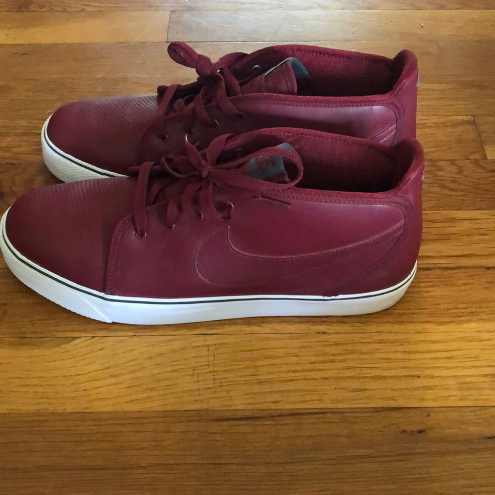 Nike Toki